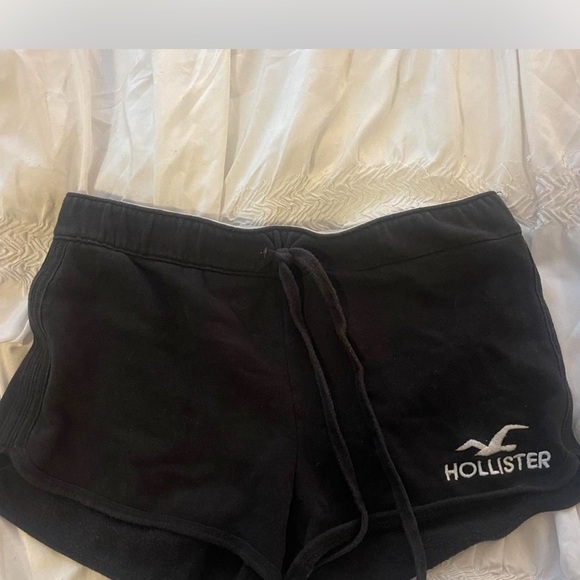Hollister Shorts - Picture 3 of 4